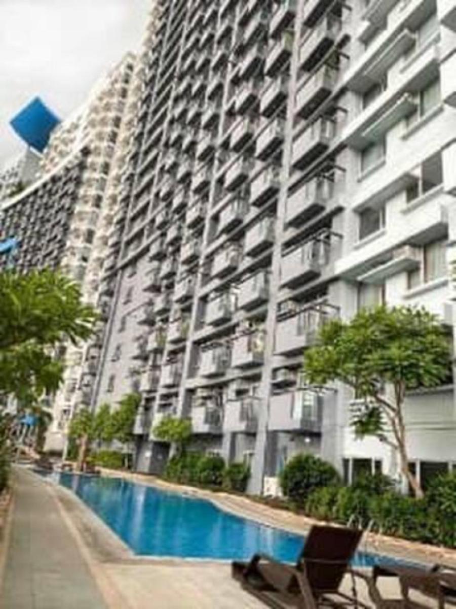 Great View With Balcony In Araneta Center Apartment Manila Exterior photo