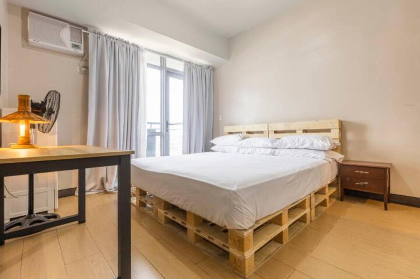 Great View With Balcony In Araneta Center Apartment Manila Exterior photo